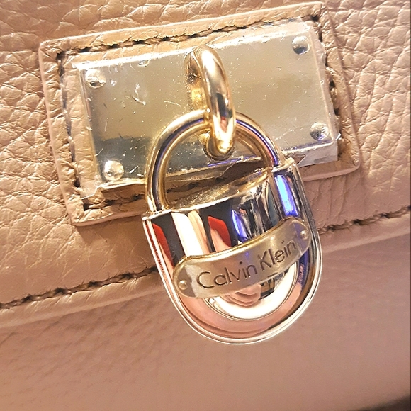 Brand New-CALVIN KLEIN small Chain Crossbody B - Picture 7 of 16